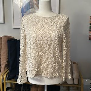Cream flower lace top with built in lining